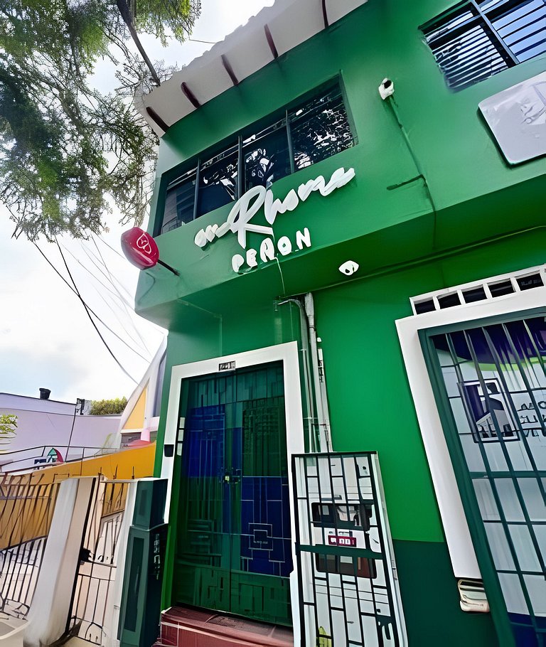 Urban Oasis 2BR | Full Kitchen & AC - Gourmet Zone