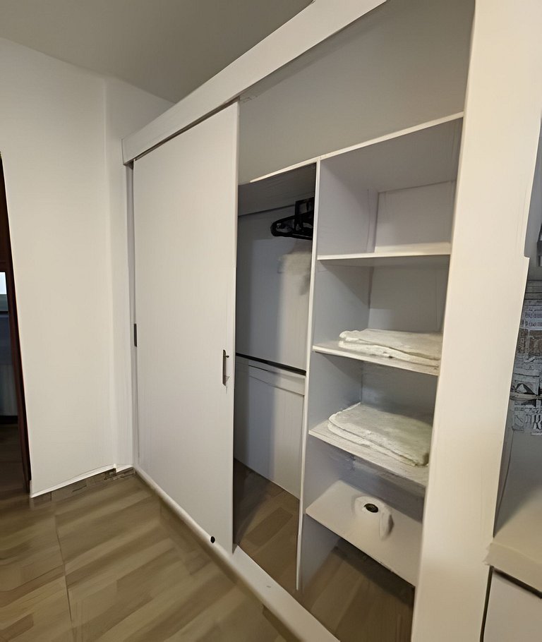 Urban Oasis 2BR | Full Kitchen & AC - Gourmet Zone