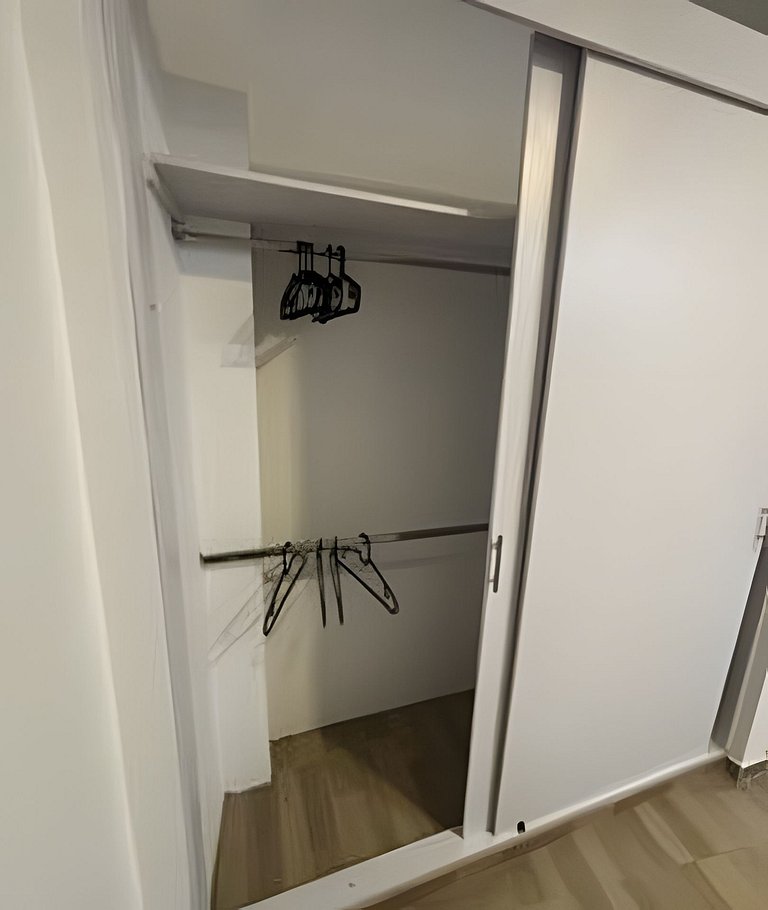 Urban Oasis 2BR | Full Kitchen & AC - Gourmet Zone