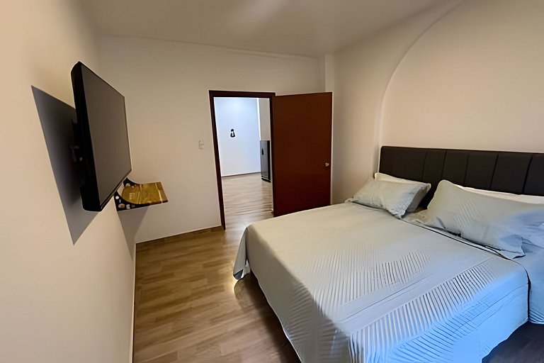 Urban Oasis 2BR | Full Kitchen & AC - Gourmet Zone