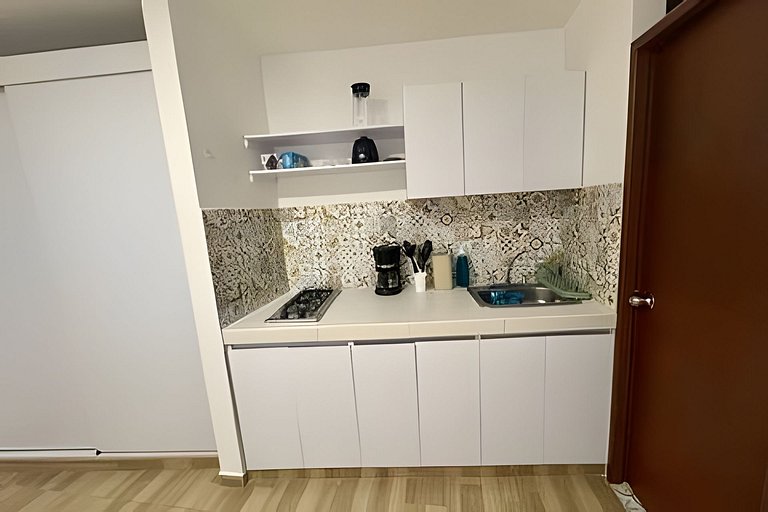 Stylish 2BR Apartment | High-Speed WiFi & AC