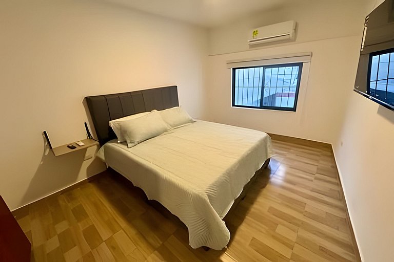 Stylish 2BR Apartment | High-Speed WiFi & AC