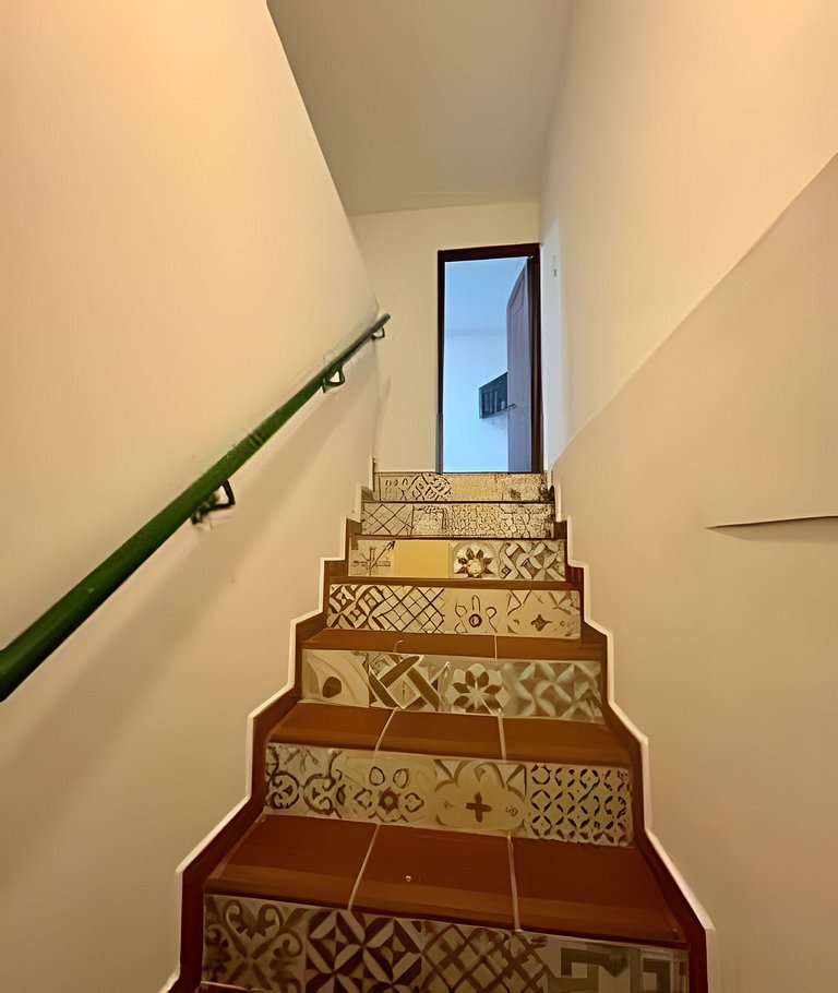 Stylish 2BR Apartment | High-Speed WiFi & AC