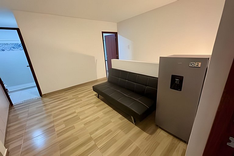 Stylish 2BR Apartment | High-Speed WiFi & AC
