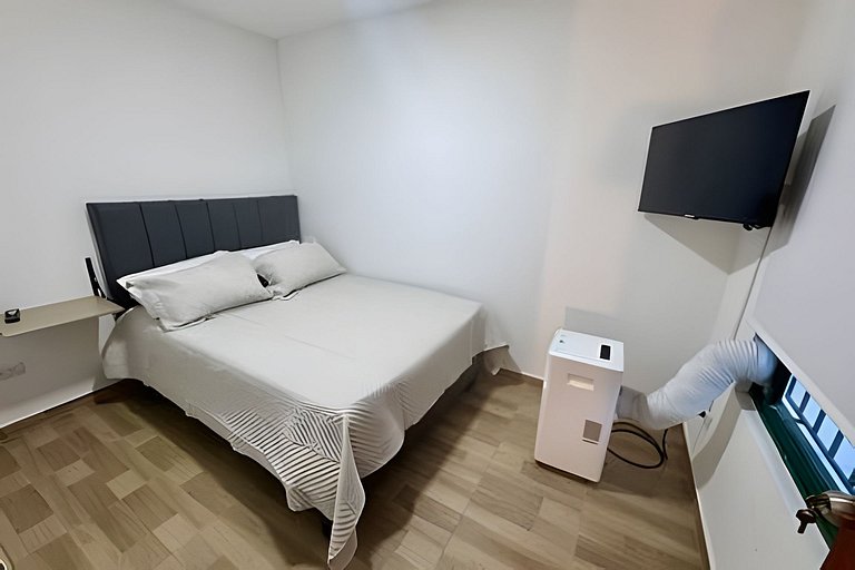 Stylish 2BR Apartment | High-Speed WiFi & AC