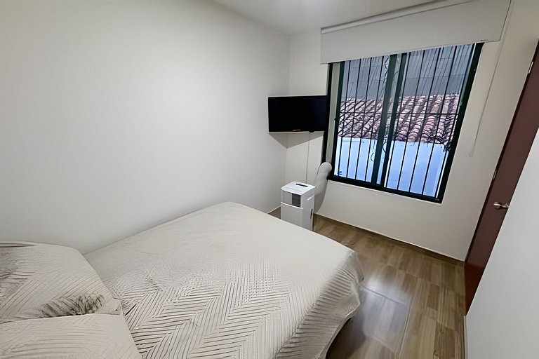 Stylish 2BR Apartment | High-Speed WiFi & AC