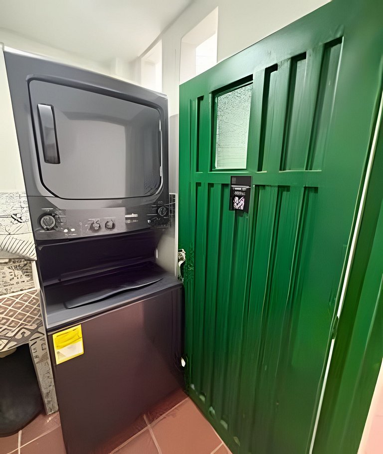 Stylish 2BR Apartment | High-Speed WiFi & AC