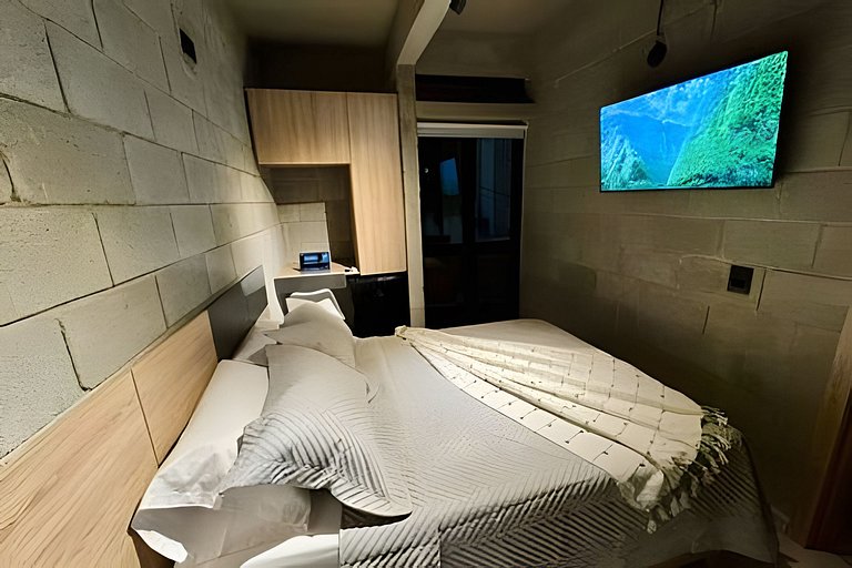 Luxury Industrial Room | Balcón en Granada + WiFi