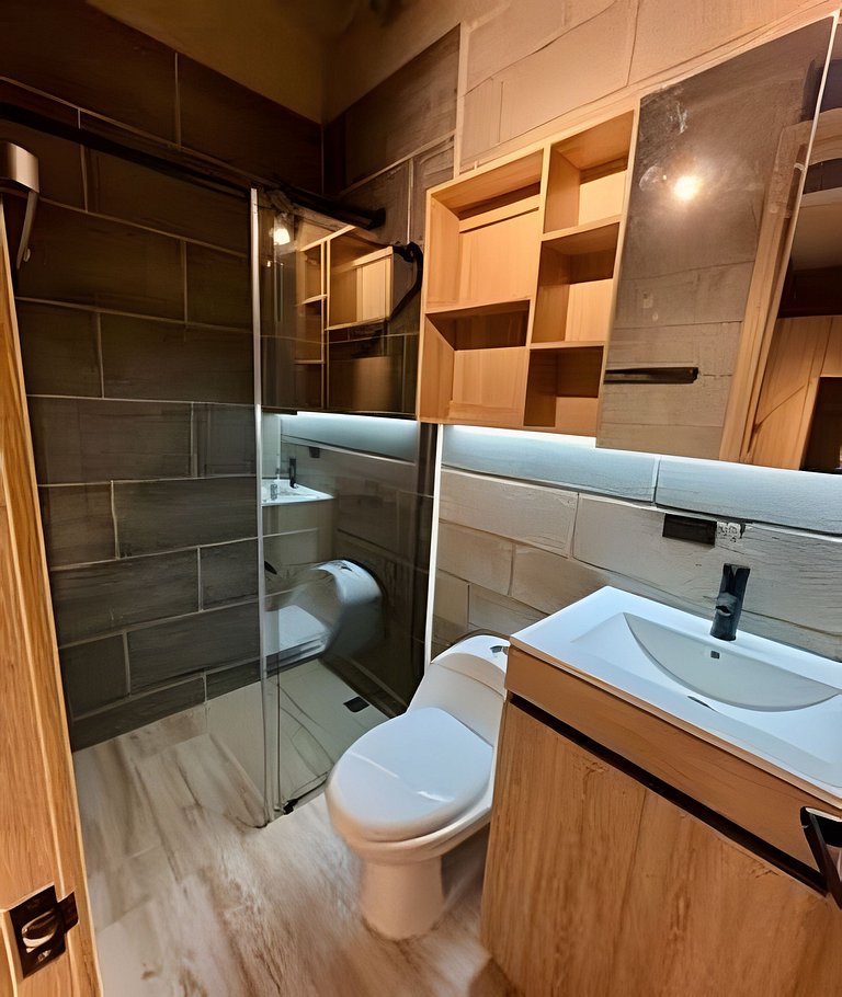 Luxury Industrial Room | Balcón en Granada + WiFi