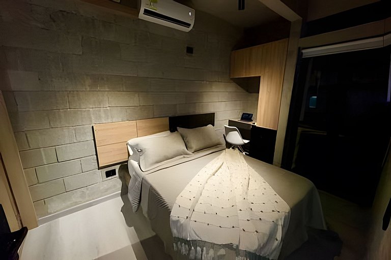 Luxury Industrial Room | Balcón en Granada + WiFi