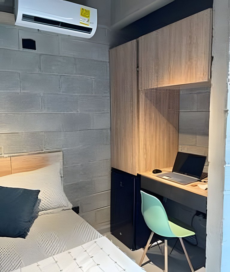 Luxury Industrial Room | Balcón en Granada + WiFi