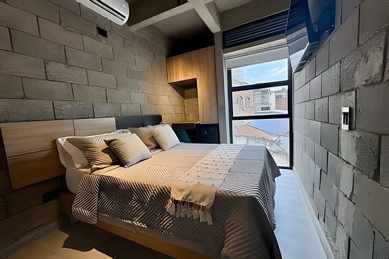 Design Room con Vista Exterior | Granada Norte
