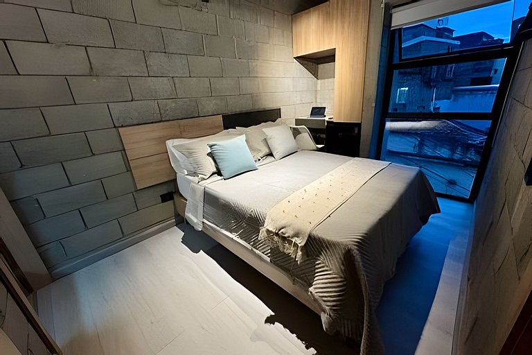 Design Room con Vista Exterior | Granada Norte