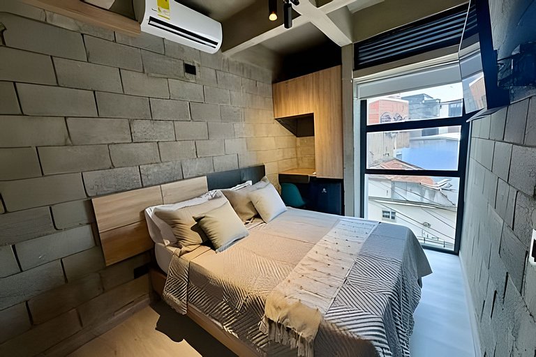 Design Room con Vista Exterior | Granada Norte