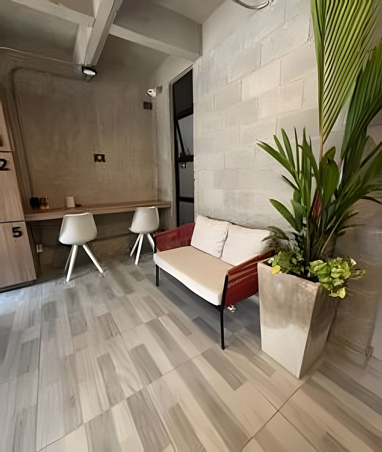 Design Room con Vista Exterior | Granada Norte