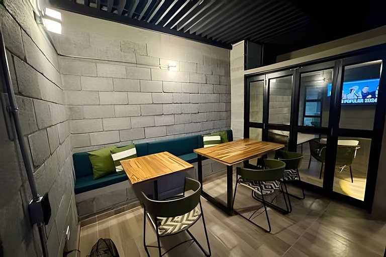 Design Room con Vista Exterior | Granada Norte