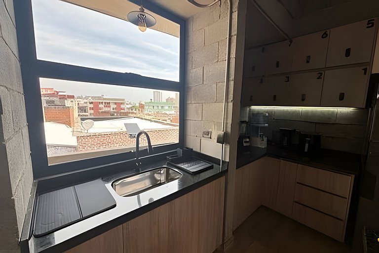 Design Room con Vista Exterior | Granada Norte