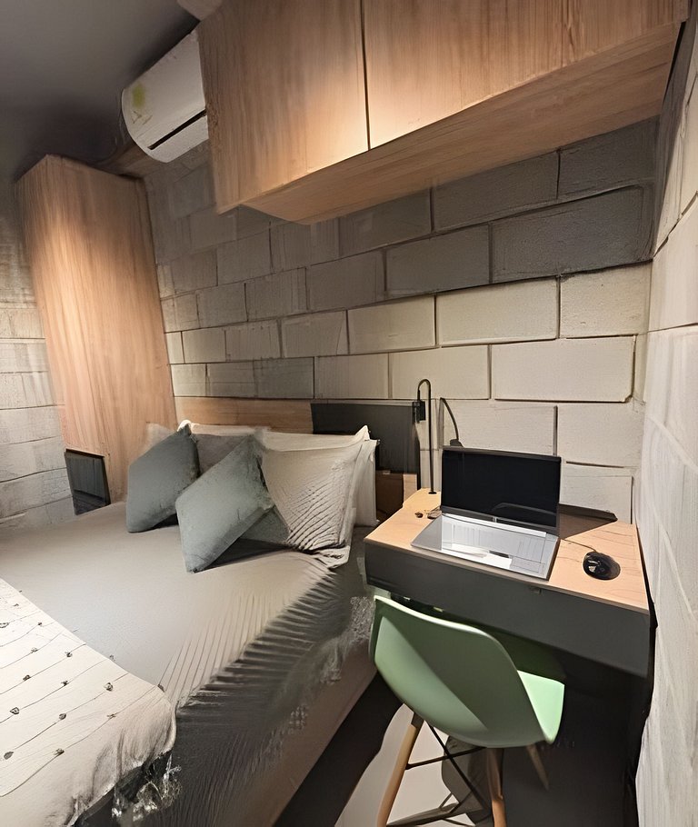 Industrial Style Room | Quiet & Central | Granada