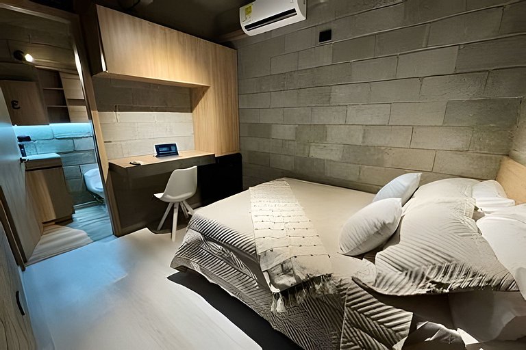Industrial Minimalist Room | Silencio & Diseño