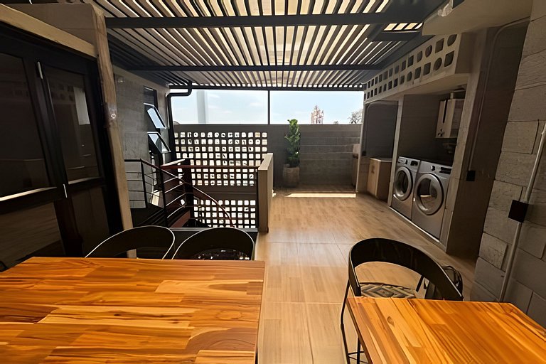 Industrial Minimalist Room | Silencio & Diseño