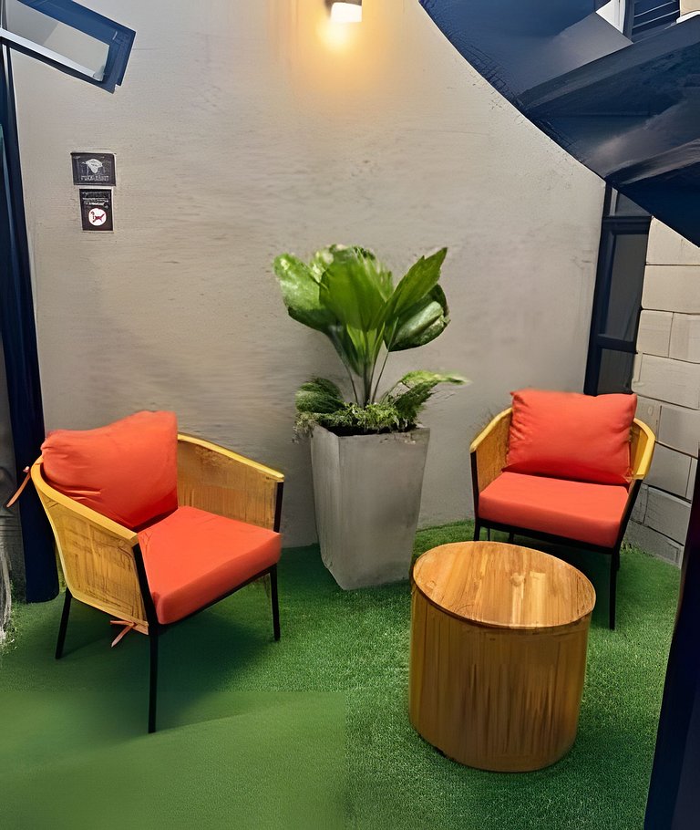 Cozy Industrial Hub | Focus & Work | HighSpeedWiFi