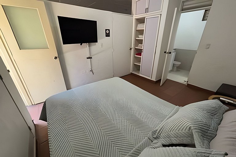 La Terraza Studio | AC + Wi-Fi + Kitchen