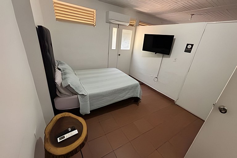 La Terraza Studio | AC + Wi-Fi + Kitchen