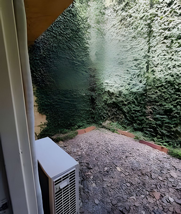 The Secret Garden | Patio + AC + Wi-Fi