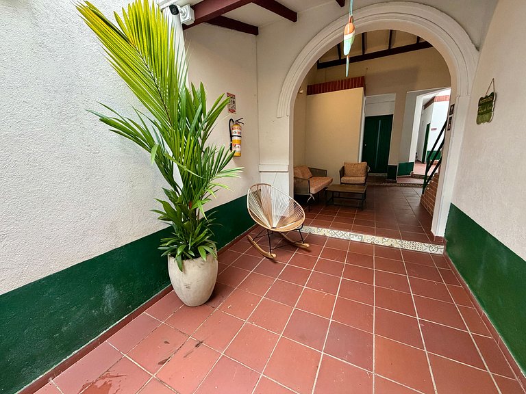 Urban Oasis 2BR | Full Kitchen & AC - Gourmet Zone