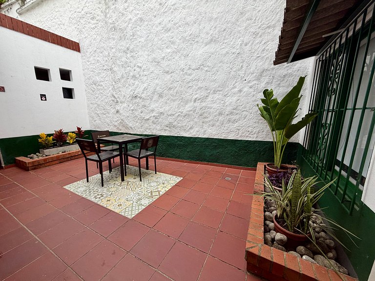 Urban Oasis 2BR | Full Kitchen & AC - Gourmet Zone